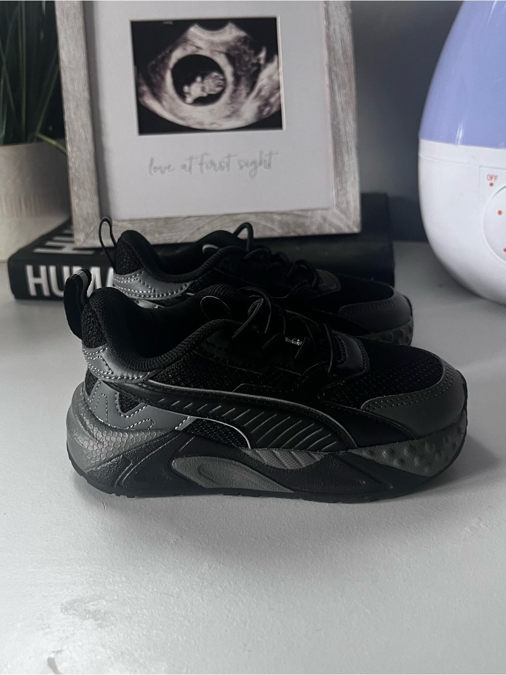 Puma Kids Black and Gray Low-Top Sneakers 7c